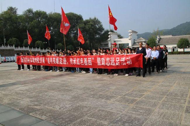 恐龙绝地逃生